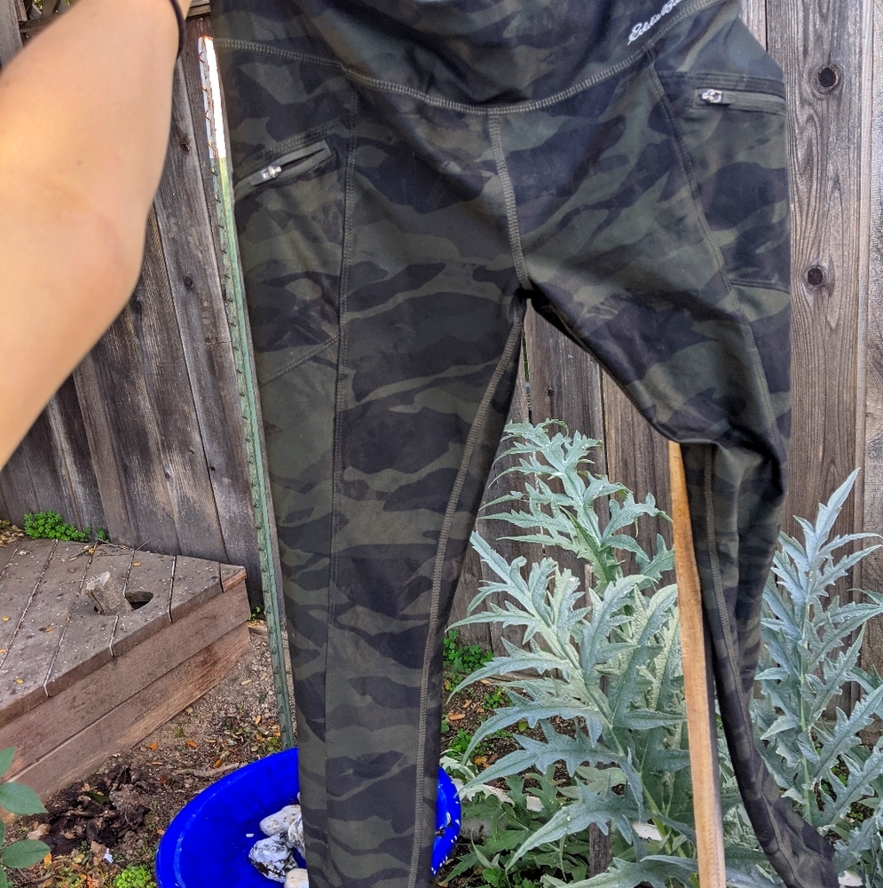 camo leggings